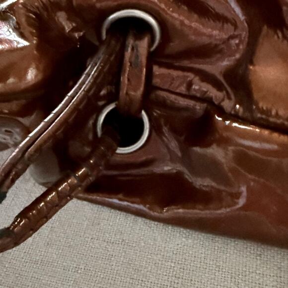 Chanel Bon Bon glossy metallic Bronze Patent Leather tote Vintage 2008 - Picture 14 of 16